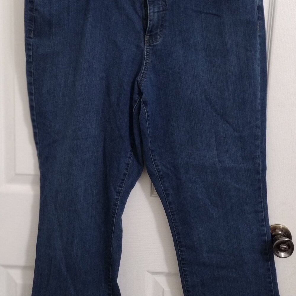Sonoma Life + Style Women’s 16 Short Bootcut Jeans Medium Wash Stretch Denim - Picture 5 of 12